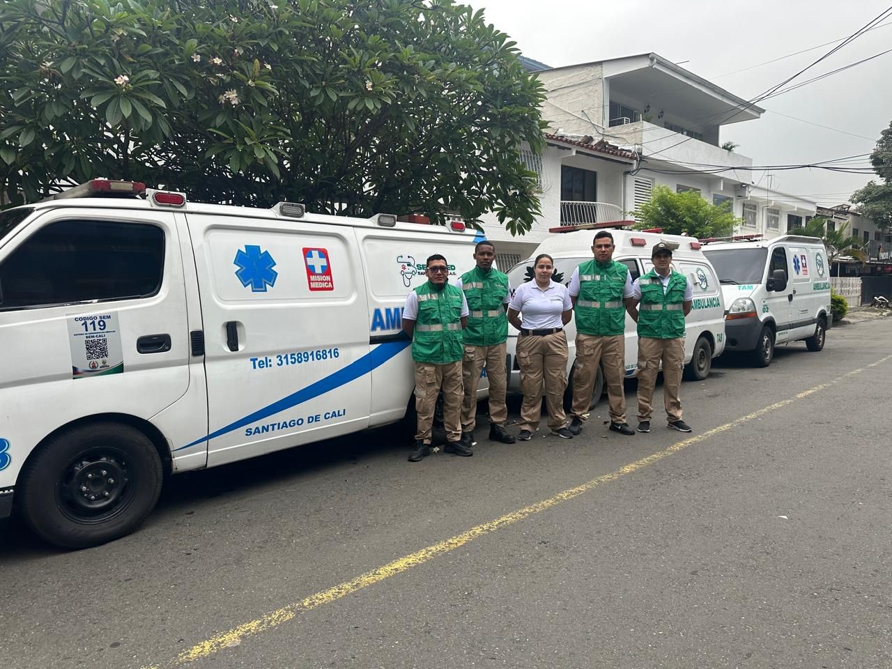 Equipo de ambulancia en Cali